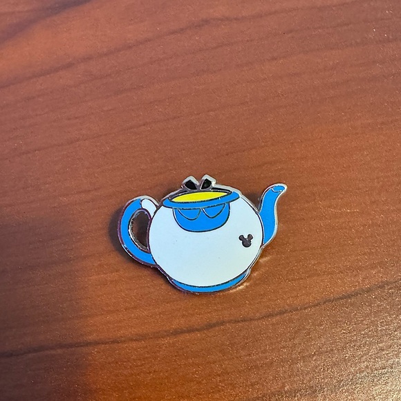 Disney | Accessories | Disney Pins Alice In Wonderland White And Blue ...